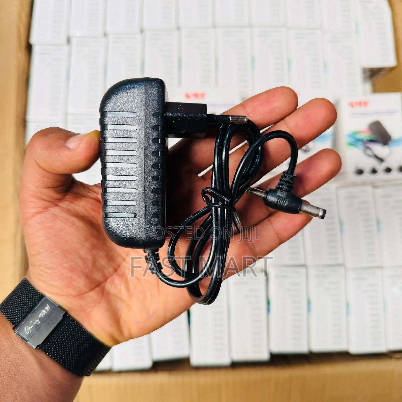 12v2a Adabter - ባለ 2 ጫፍ ገብቷል!
