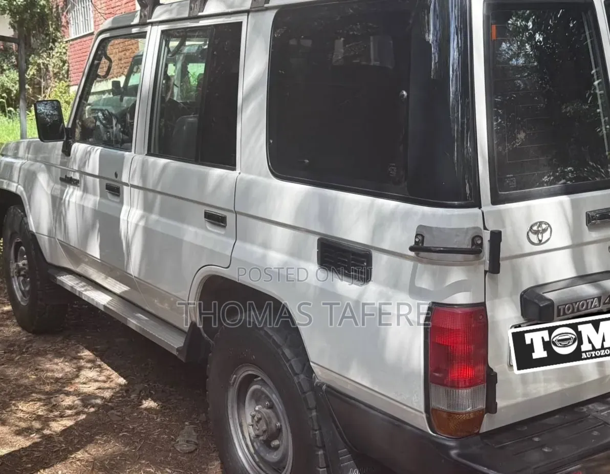 Toyota Land Cruiser 2020 White
