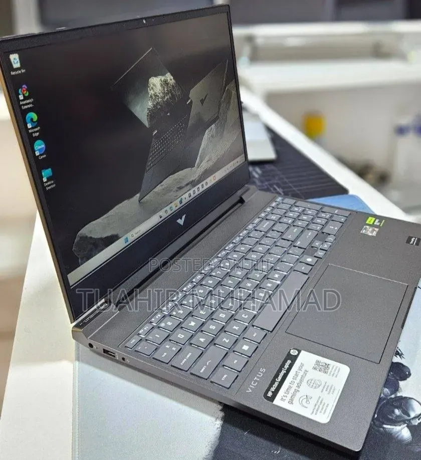 New Laptop HP Victus 16 16GB AMD Ryzen 7 SSD 512GB