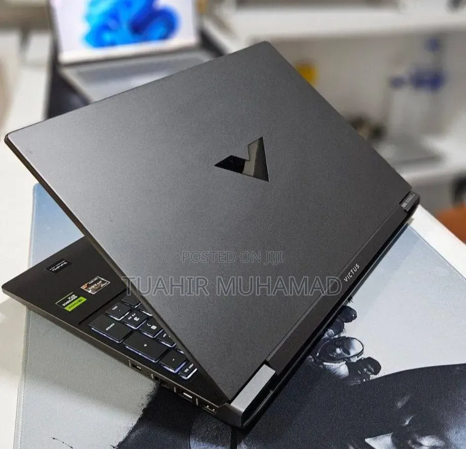 New Laptop HP Victus 16 16GB AMD Ryzen 7 SSD 512GB