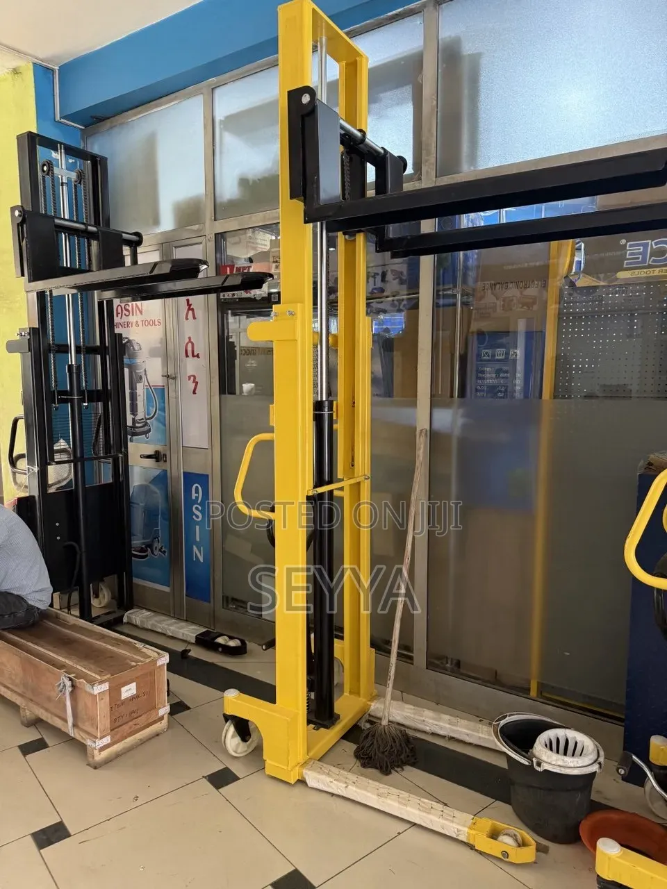 Hydroulic Forklift
