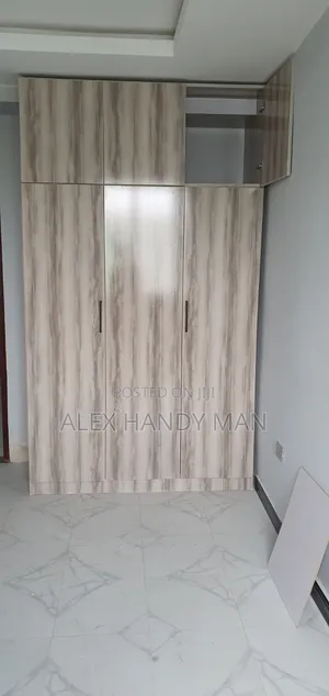ቁምሳጥን በላሚኔት ኤምዲኤፍ