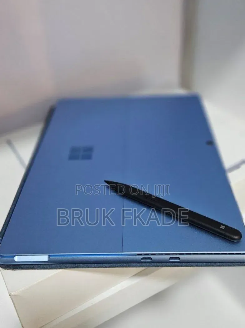New Laptop Microsoft Surface Pro 16GB Intel Core i7 SSD 512GB