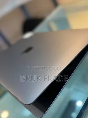 New Laptop Apple MacBook Pro M1 8GB Apple M1 Pro SSD 256GB