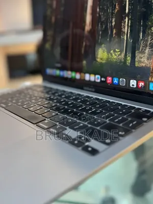 New Laptop Apple MacBook Pro M1 8GB Apple M1 Pro SSD 256GB