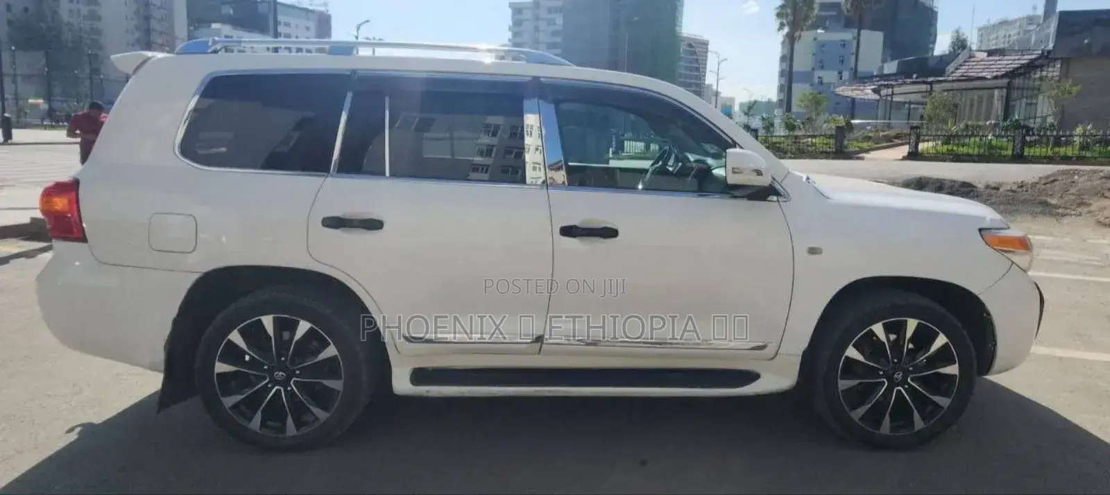 Toyota Land Cruiser 2010 White