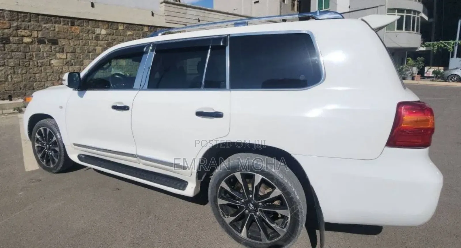 Toyota Land Cruiser 2010 White