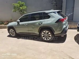 Toyota RAV4 2020 Green