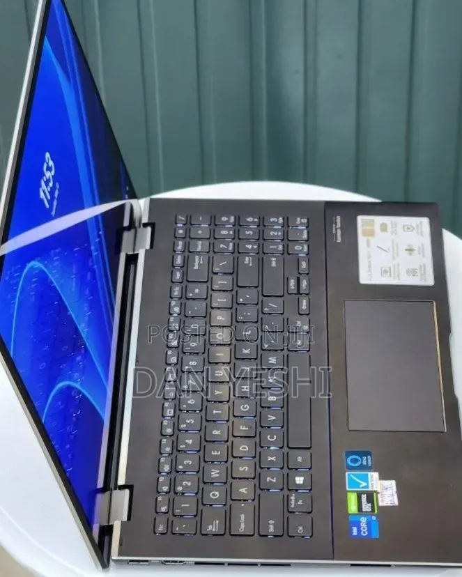 New Laptop Asus 16GB Intel Core i7 SSD 1T