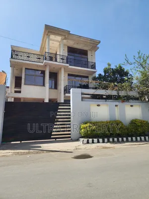 8bdrm House in Bole for rent