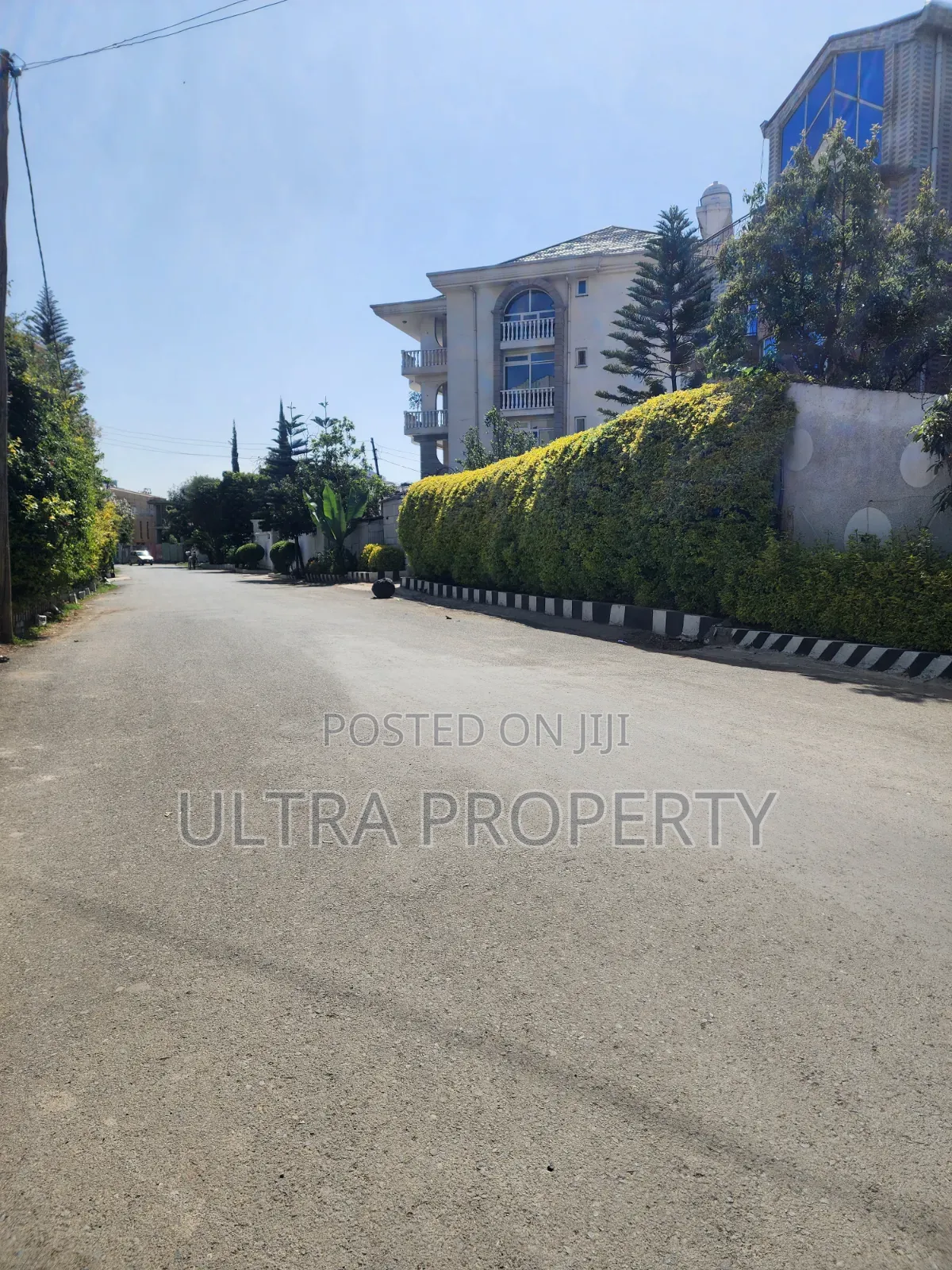 8bdrm House in Bole for rent