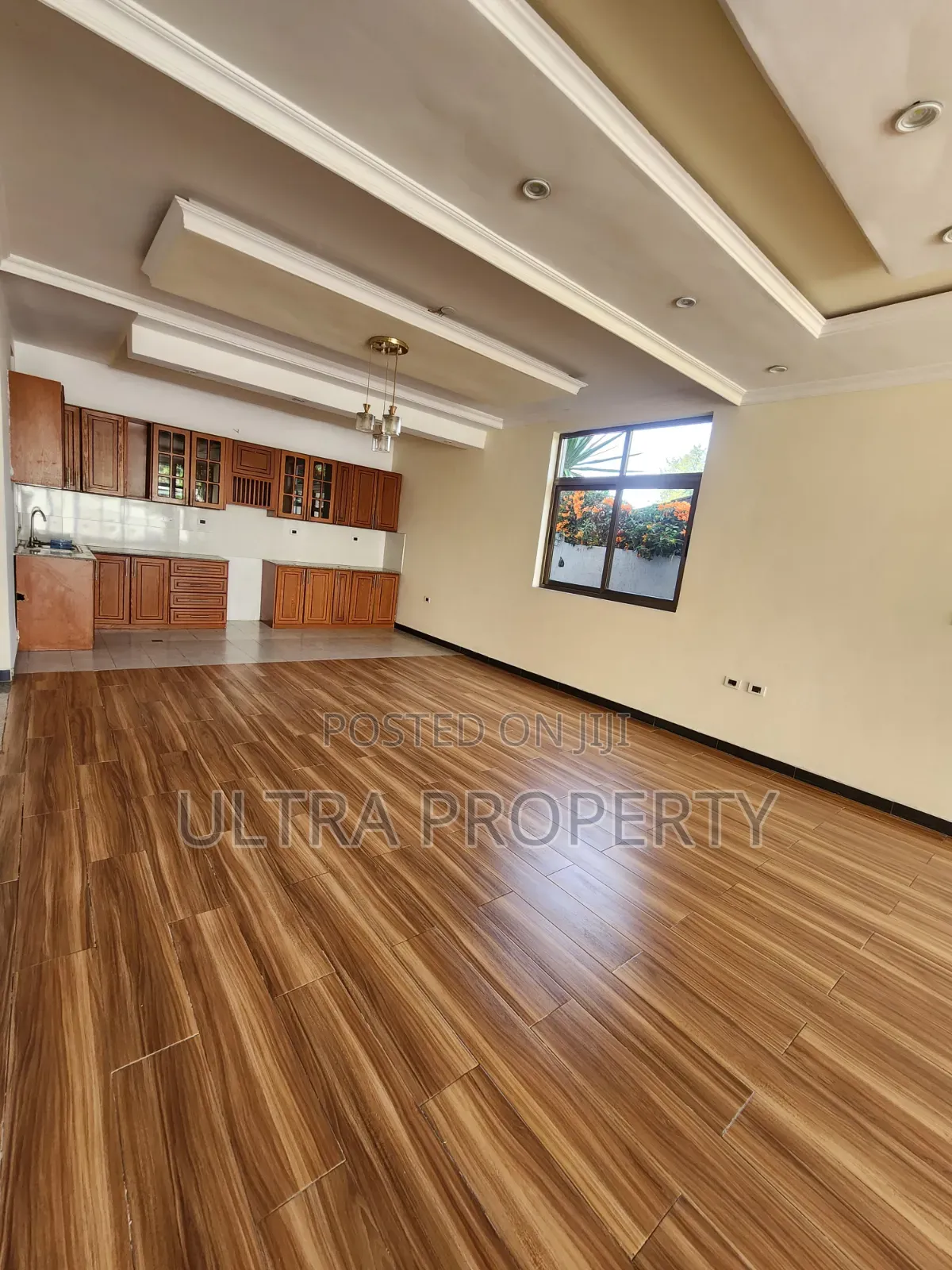 8bdrm House in Bole for rent