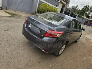 Toyota Yaris 2014 Gray