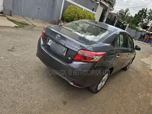 Toyota Yaris 2014 Gray
