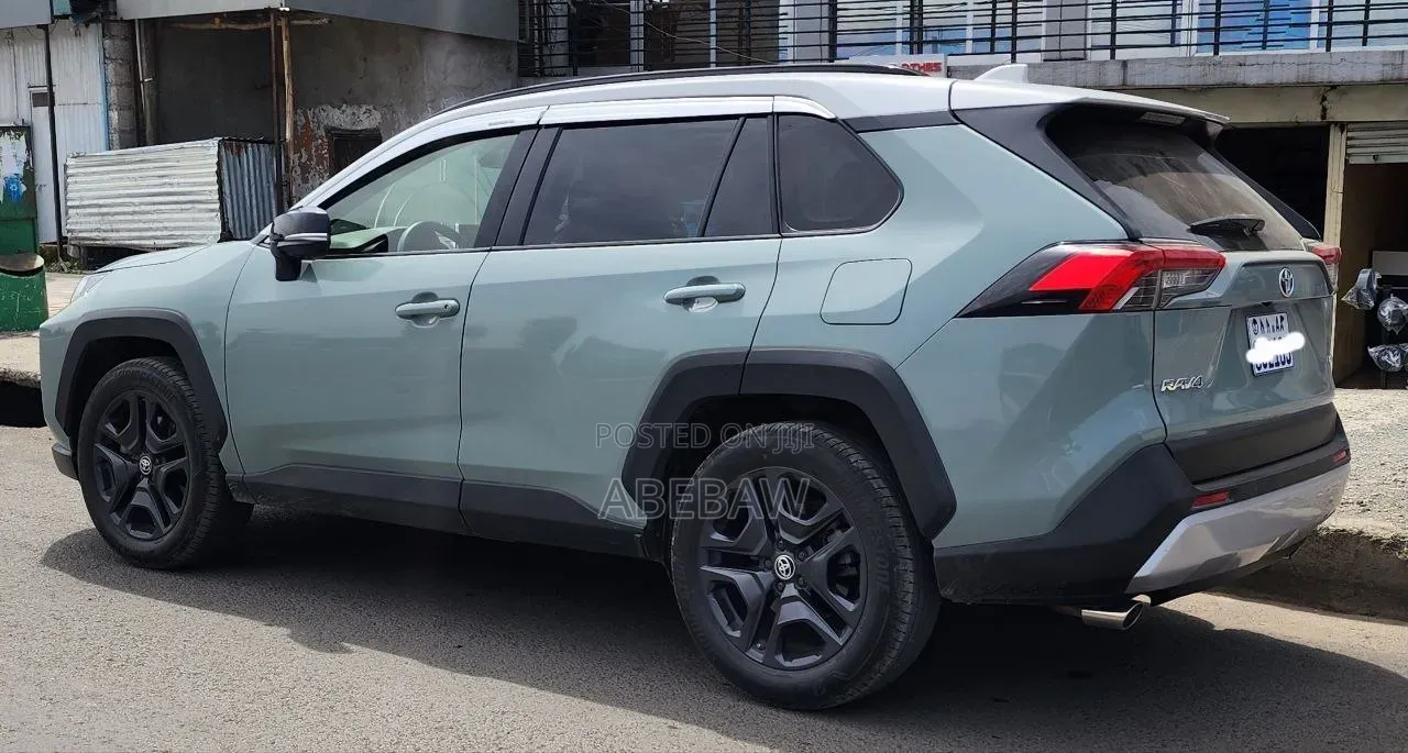 Toyota RAV4 2023 Gray