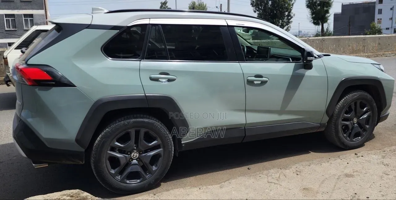 Toyota RAV4 2023 Gray