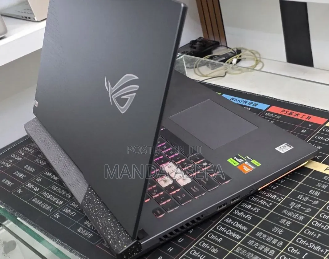 New Laptop Asus ROG Strix G17 16GB AMD Ryzen 9 SSD 1T