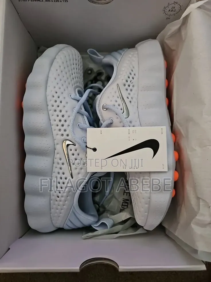 Nike Mind 002