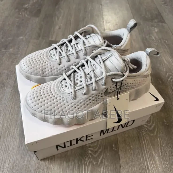 Nike Mind 002