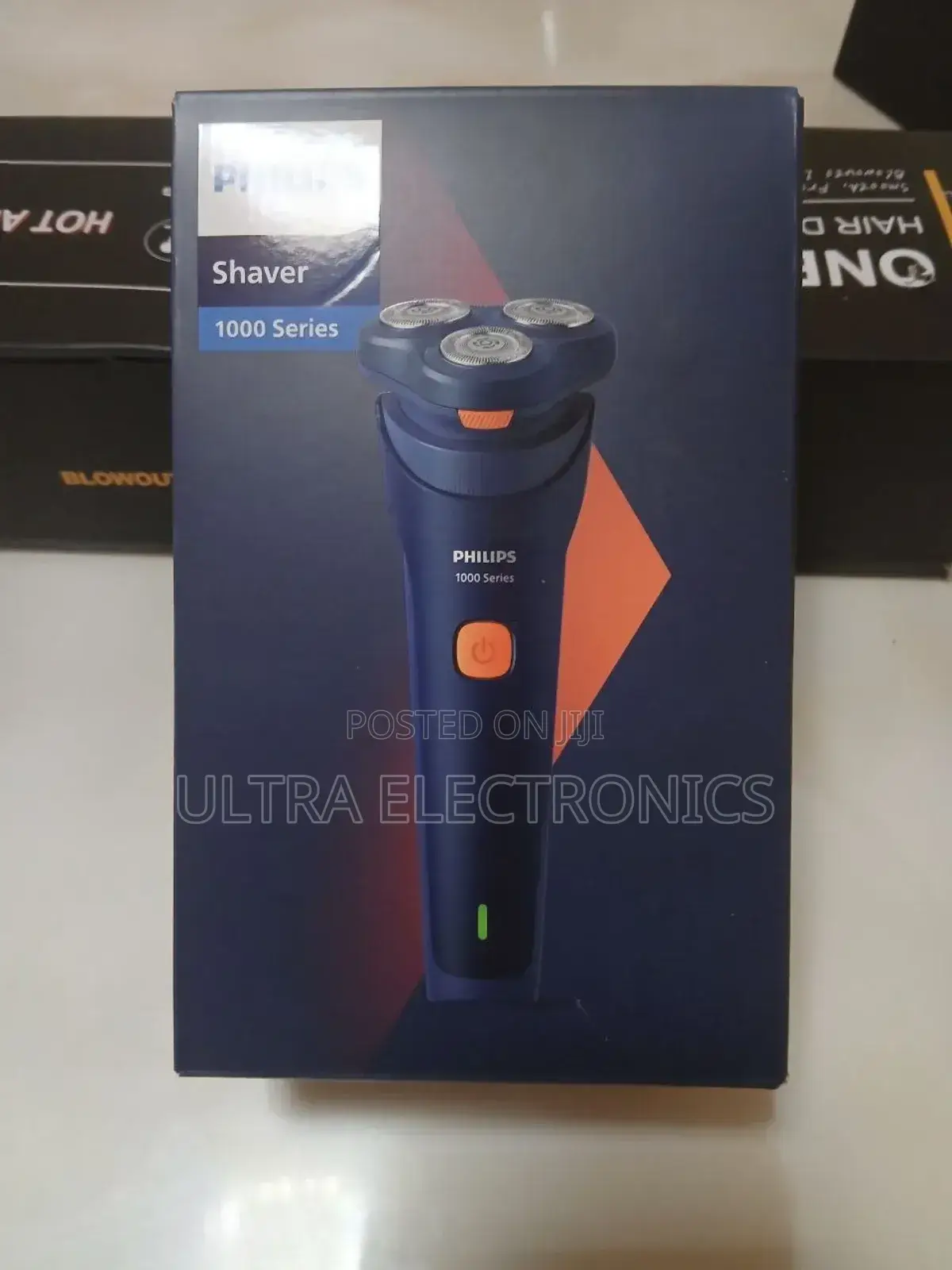 Philips Shaver Series 1000 Electric Razor, Likely the S1882/00