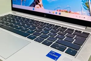 New Laptop HP EliteBook 830 G8 16GB Intel Core i5 SSD 512GB