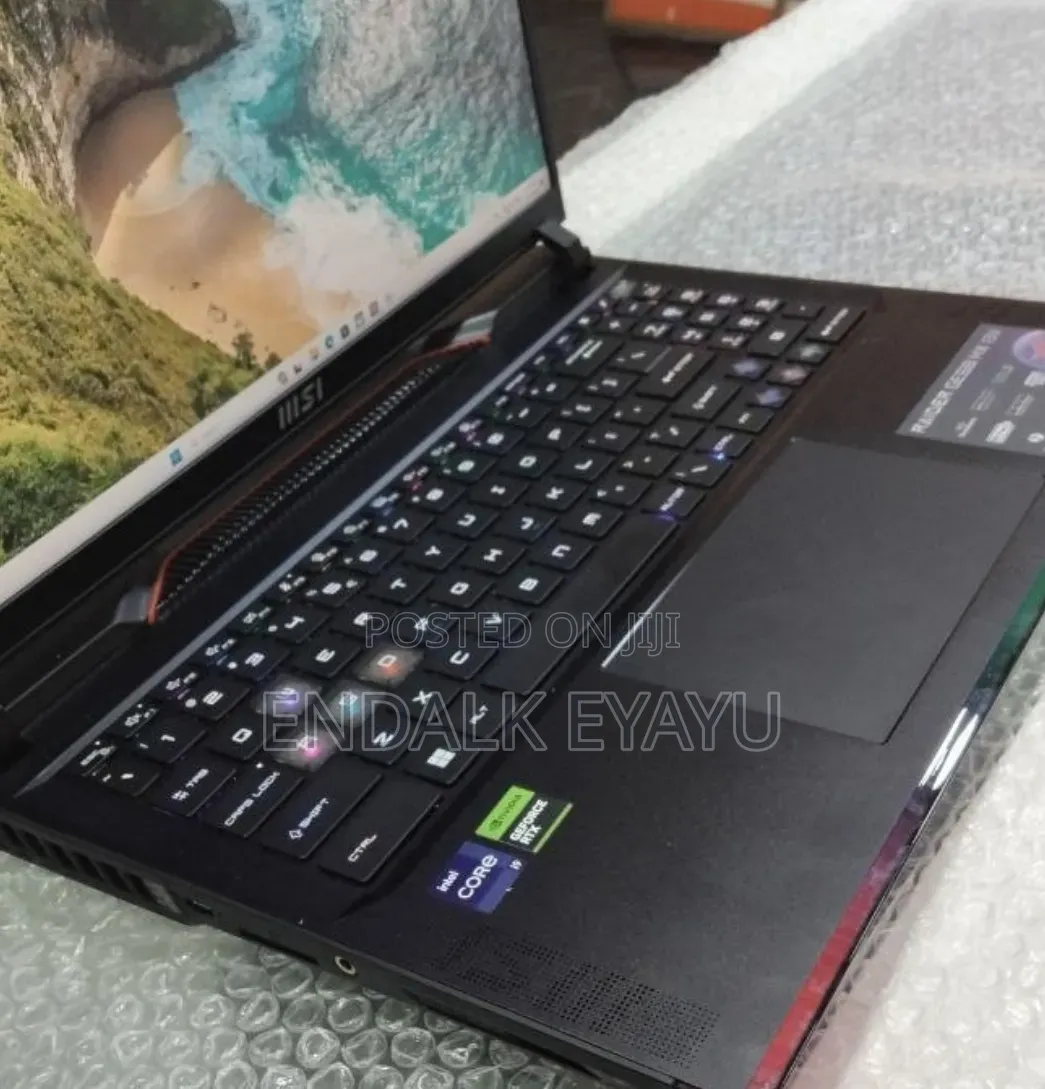 New Laptop MSI 32GB Intel Core i9 SSD 1T