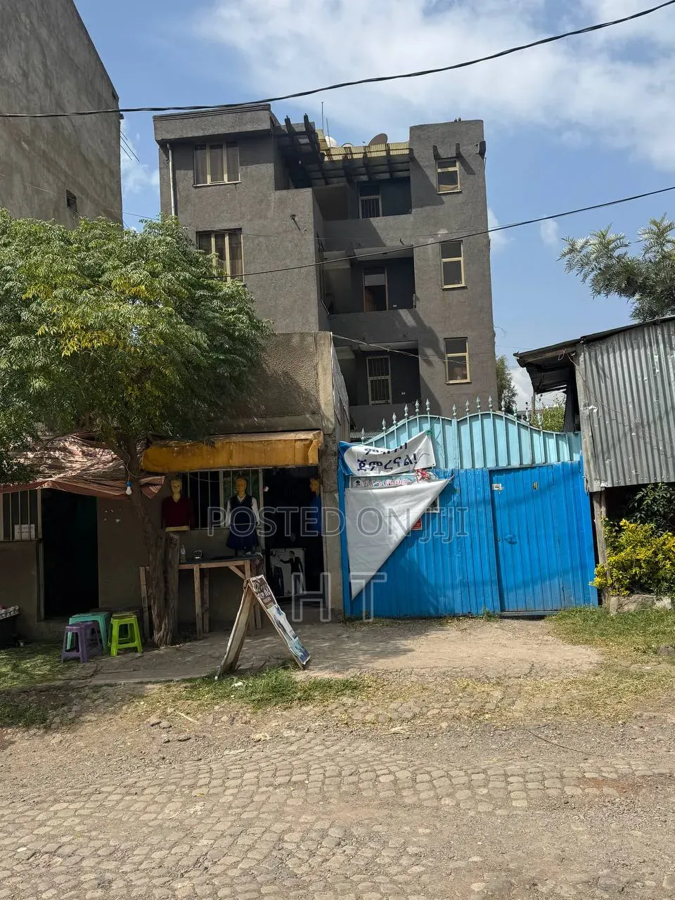 7bdrm House in Akaky Kaliti for sale