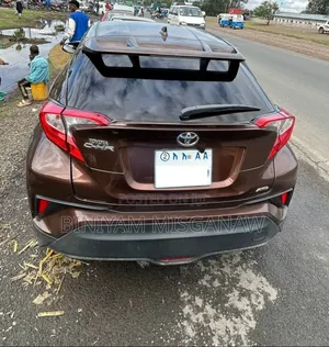 Toyota C-HR 2017 Brown