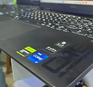 New Laptop HP OmniBook Ultra Flip 16" 16GB Intel Core i7 SSD 1T
