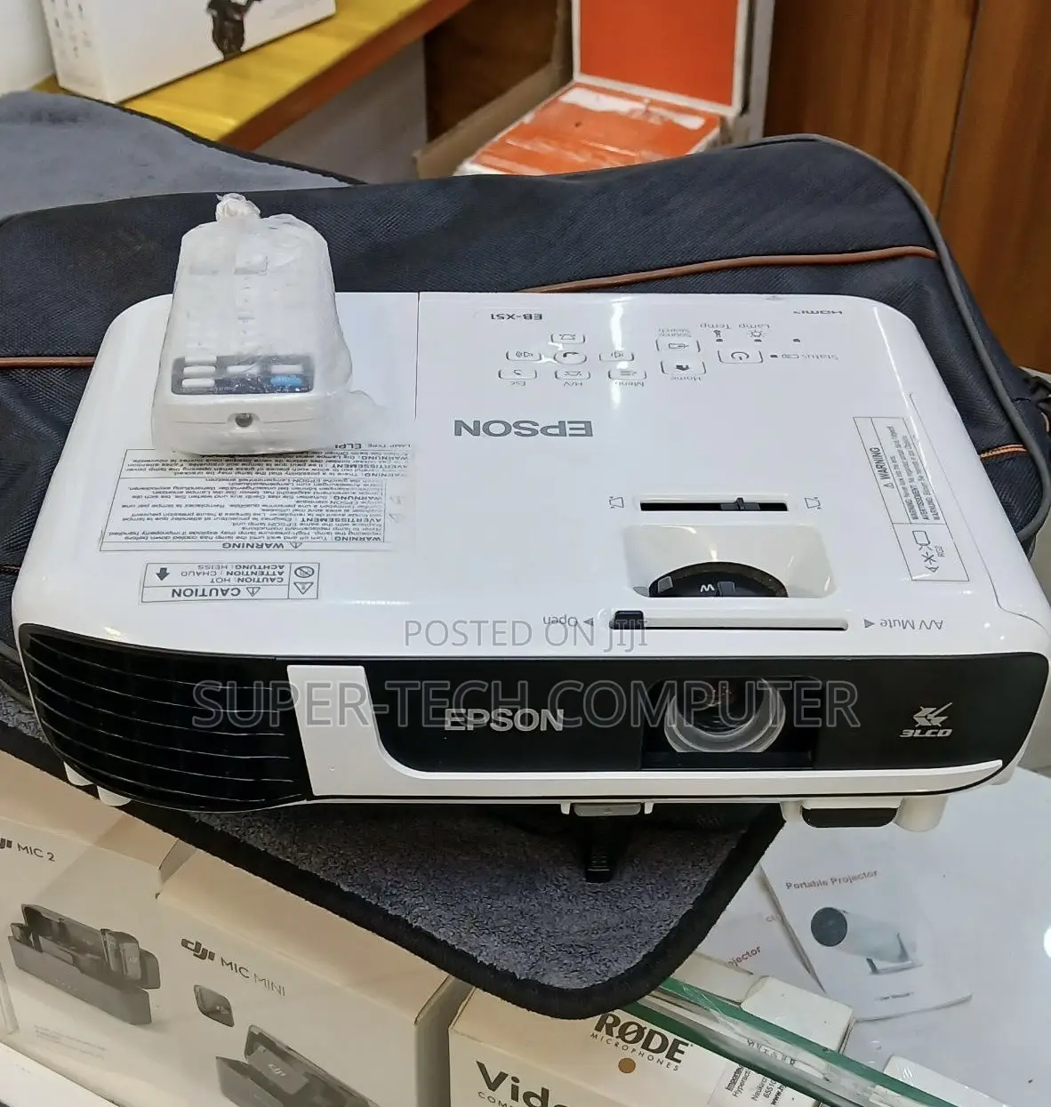 Epson Projector Model: Eb-X51 Has: Bag Remote Model Name: Eb-X51