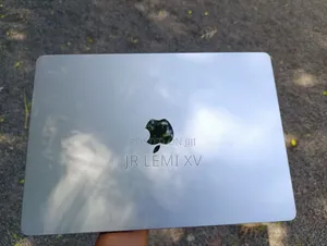 New Laptop Apple MacBook Air 2024 M3 8GB Apple M3 SSD 512GB