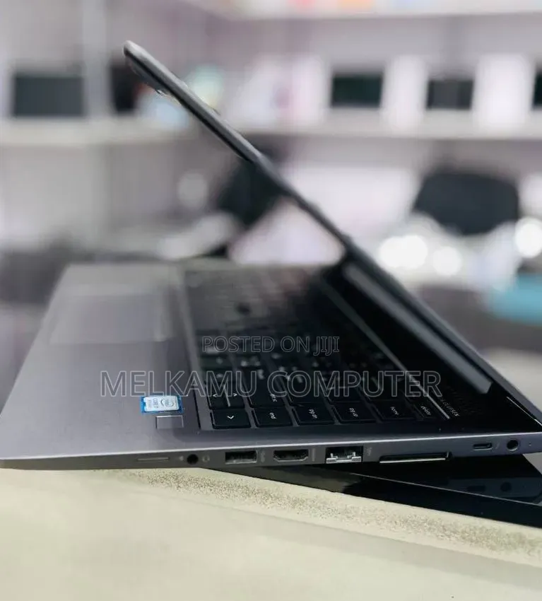 New Laptop HP ZBook Studio G8 8GB Intel Core i7 SSD 512GB