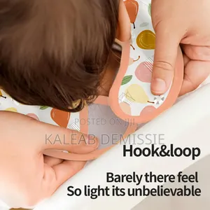 6pcs Waterproof Polyester Baby Feeding Bibs Sets.