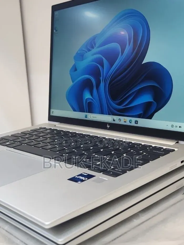 New Laptop HP EliteBook 840 G9 16GB Intel Core i5 SSD 512GB