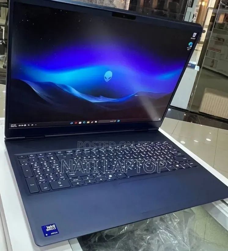 New Laptop Alienware X16 32GB Intel Core Ultra 9 SSD 1T
