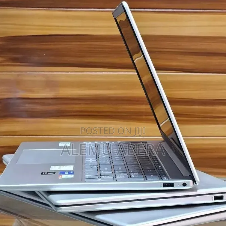 New Laptop HP 16GB Intel Core i5 SSD 1T