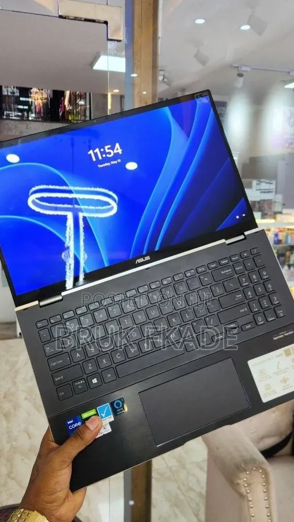 New Laptop Asus ZenBook Flip 14 UX461UA 16GB Intel Core i7 SSD 1T