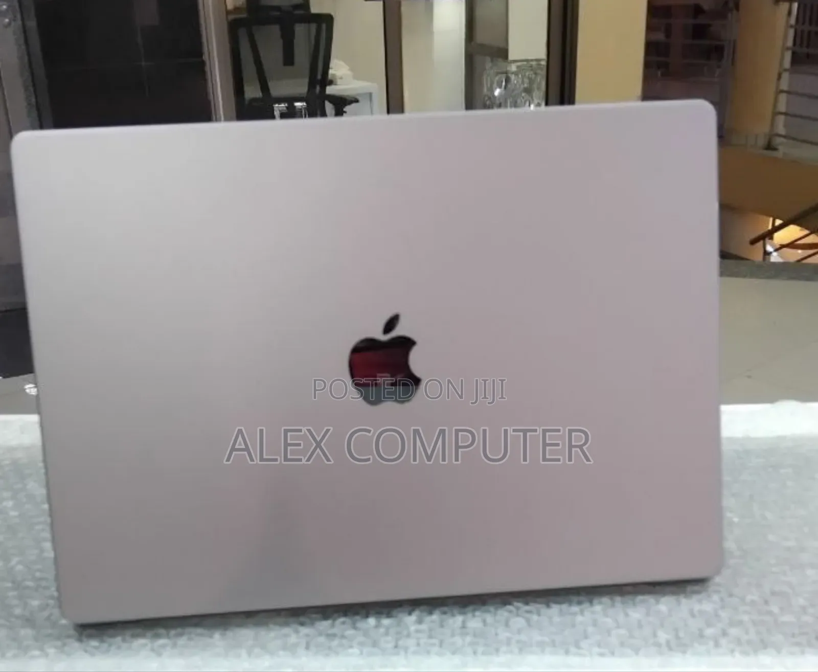 New Laptop Apple MacBook Pro M1 16GB Apple M1 Pro SSD 512GB