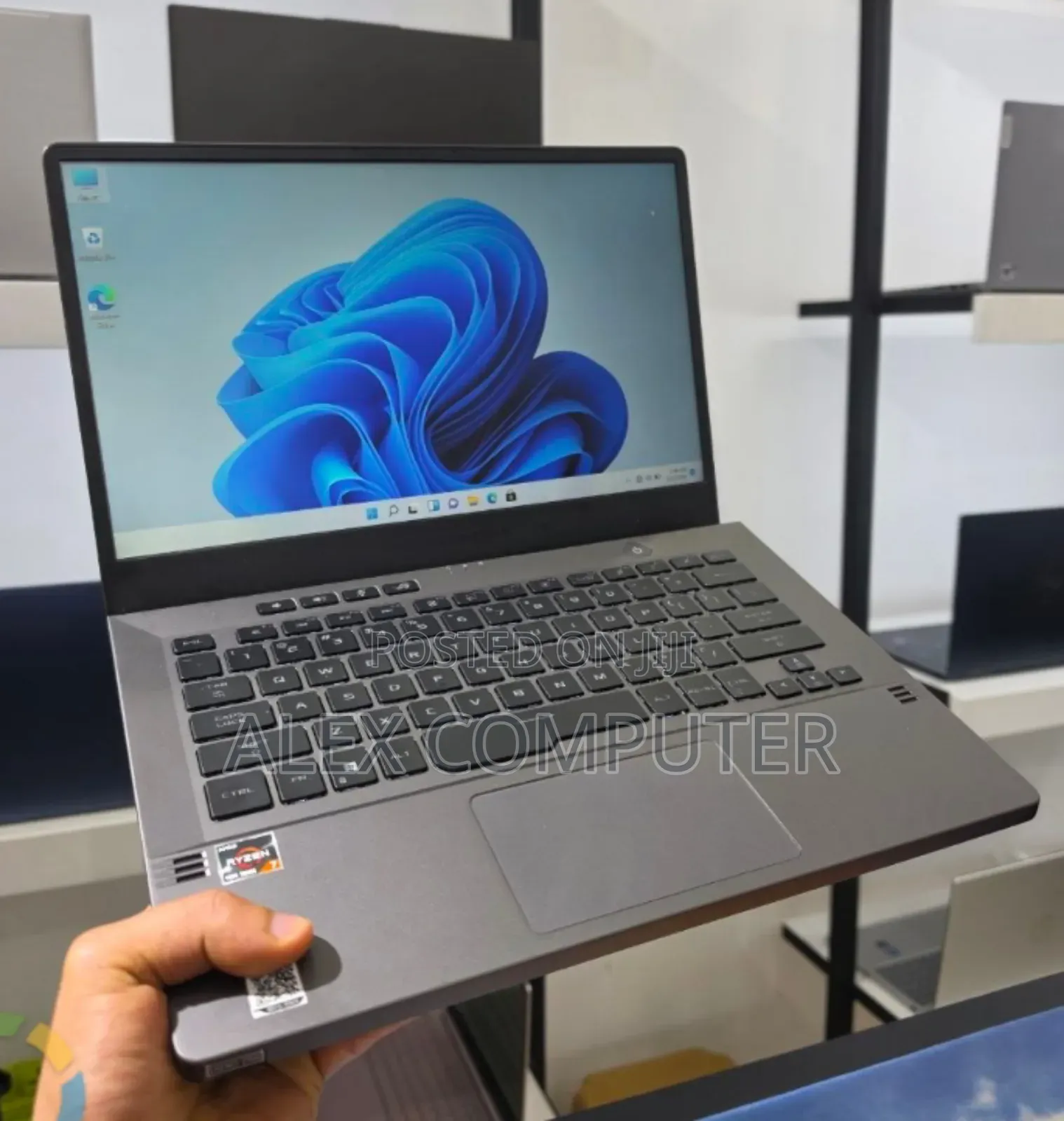 New Laptop Asus 16GB AMD Ryzen 7 SSD 512GB