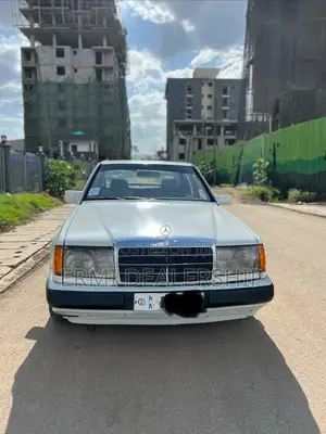 Mercedes-Benz 230E 1995 White