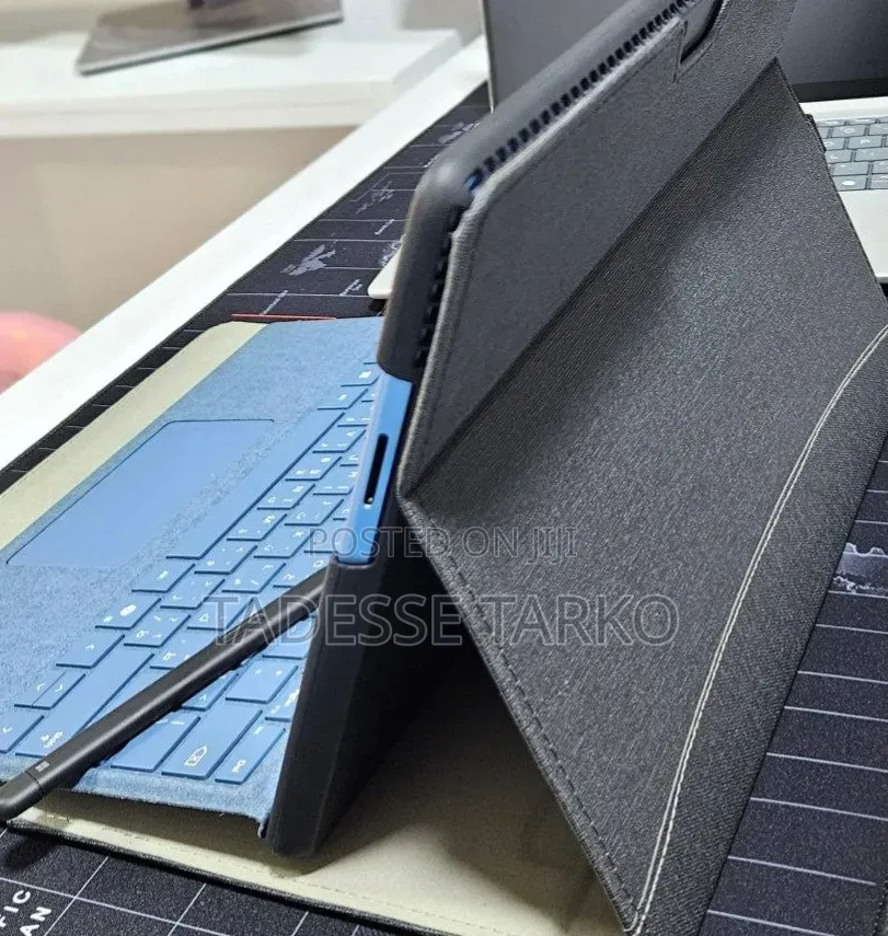New Microsoft Surface Pro 11th Edition, a Copilot+ PC 16GB SSD 512GB