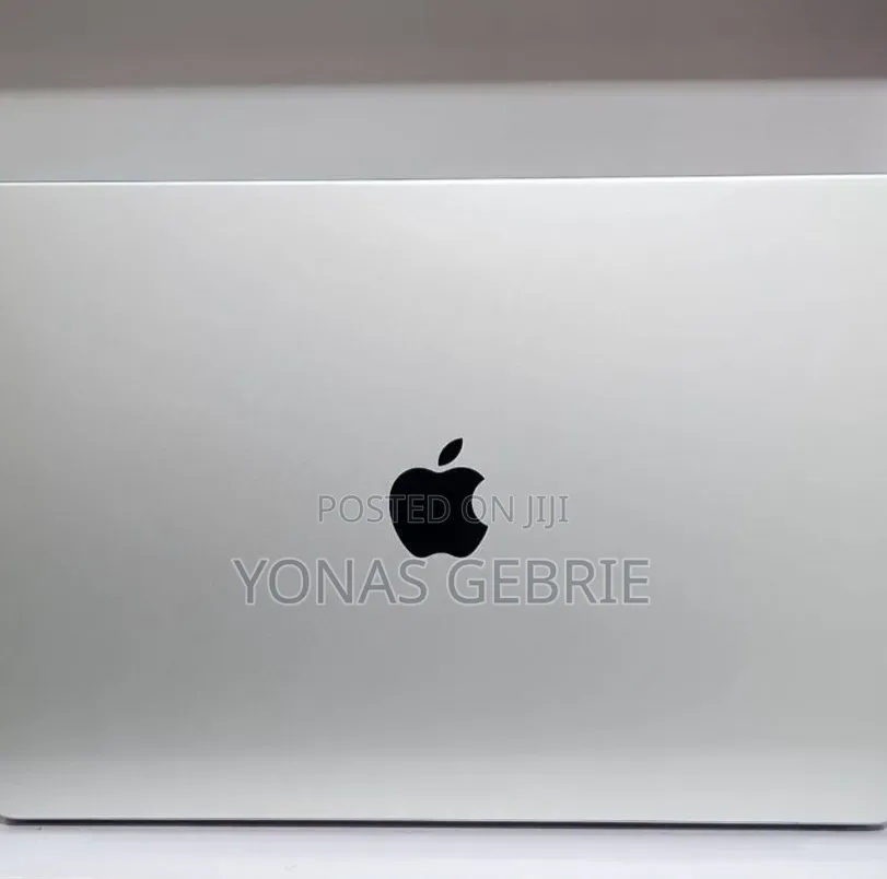 New Laptop Apple MacBook 24GB Apple M3 SSD 512GB