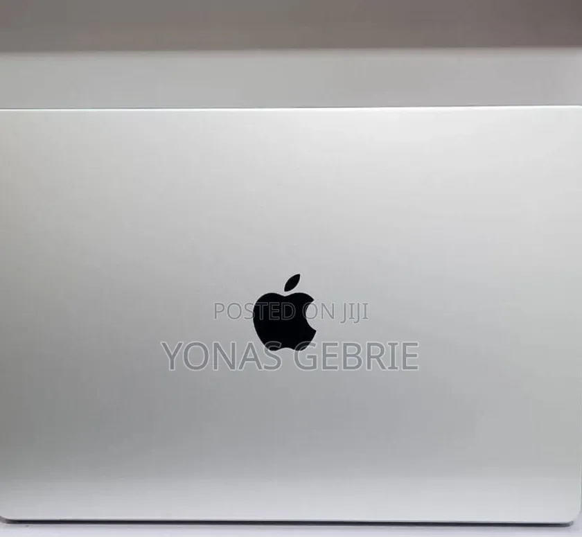 New Laptop Apple MacBook 24GB Apple M3 SSD 512GB