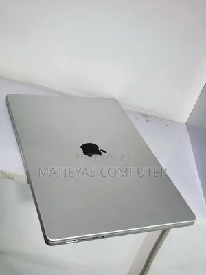 New Laptop Apple MacBook Air 2024 M3 24GB Apple M3 SSD 512GB