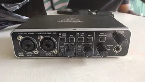 Behringer U-phoria Umc202hd