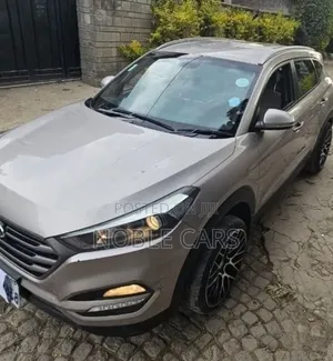 Hyundai Tucson 2018 Gold