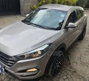 Hyundai Tucson 2018 Gold