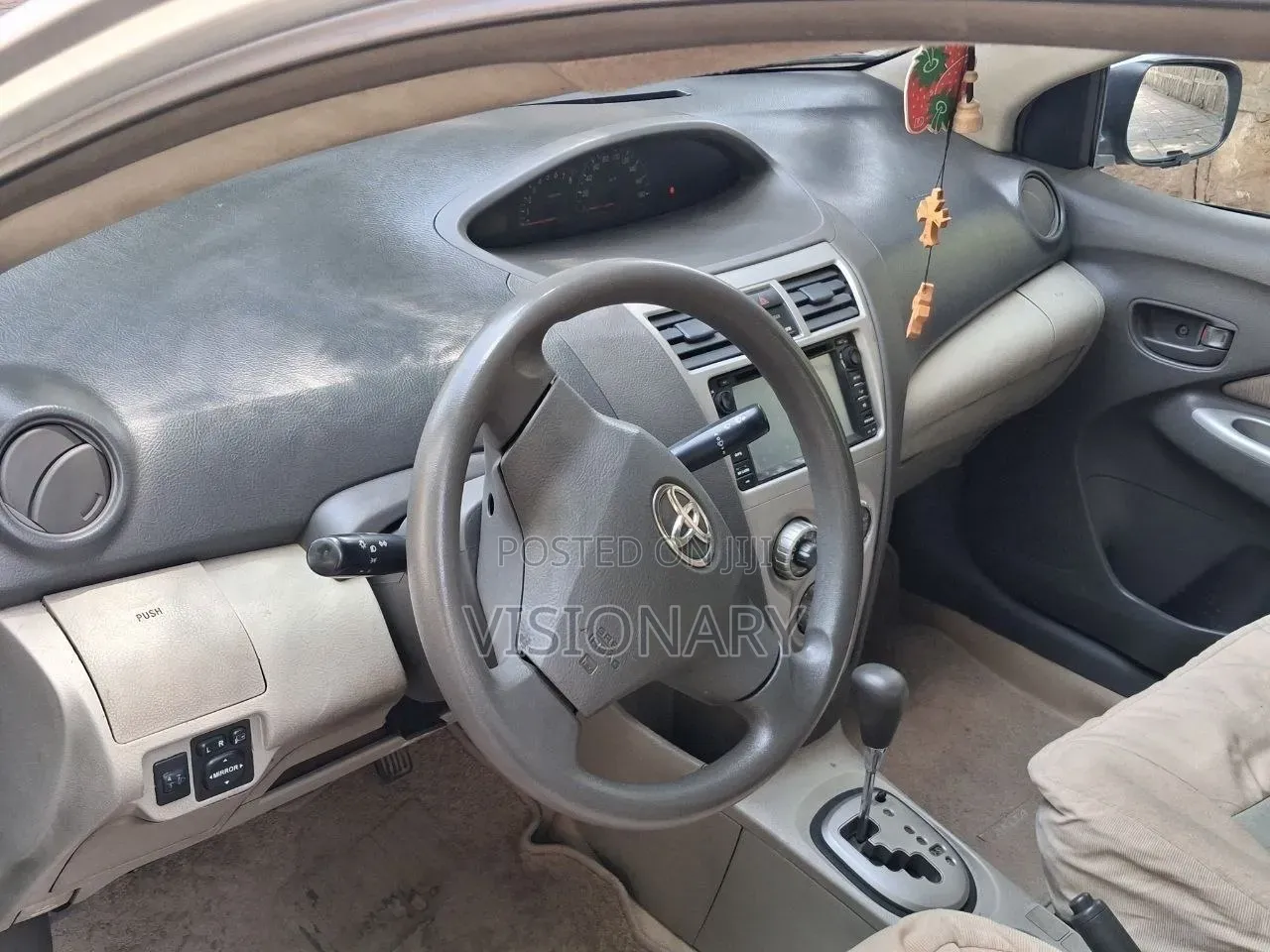 Toyota Belta 2010 Silver