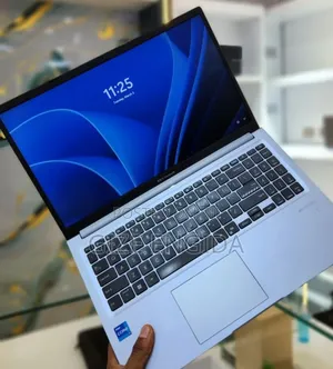 New Laptop Asus VivoBook 15 X505BA 16GB Intel Core i7 SSD 512GB