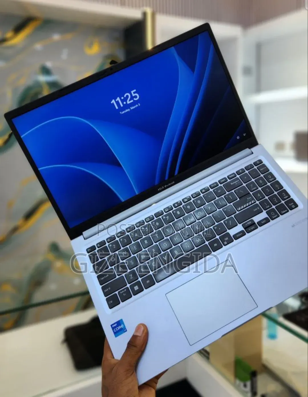 New Laptop Asus VivoBook 15 X505BA 16GB Intel Core i7 SSD 512GB
